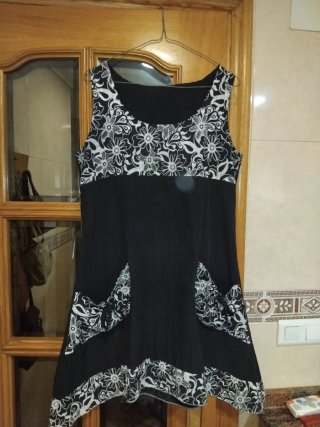 Vestido playero negro con bolsillos