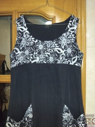 Vestido playero negro con bolsillos