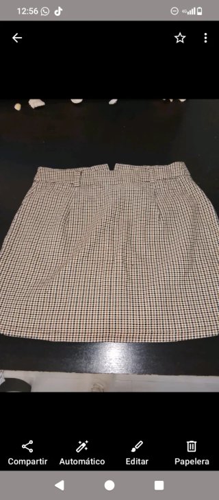 Falda de cuadros beige y marrón