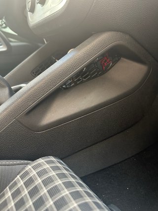 Embellecedor Rejilla VW Scirocco Cenicero