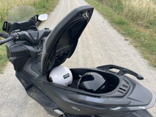 Honda Forza 125 Negra - Maxi Scooter Automática