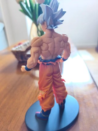 Figura Goku Ultra Instinto