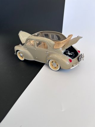 RENAULT 4 CV 1/17 SOLIDO