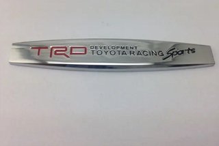 EMBLEMA LATERAL LOGO TRD CROMADO TOYOTA