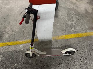 Patinete Eléctrico Xiaomi M365