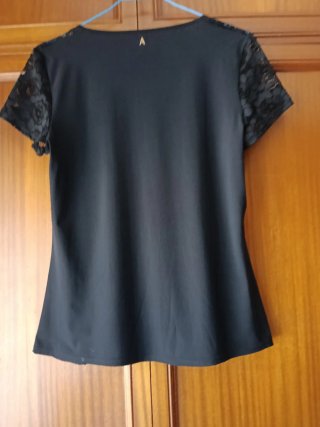 TOP PRECIOSO de ENCAJE  NEGRO LISA CHARMEL NUEVO