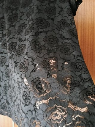 TOP PRECIOSO de ENCAJE  NEGRO LISA CHARMEL NUEVO