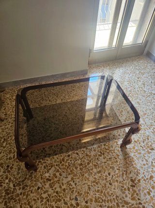 Tavolino in vetro e legno