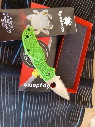 Spyderco Caja Roja