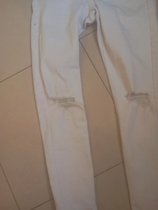 Pantalón pitillo Bershka blanco roto