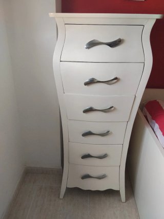 Cajonera blanca de madera