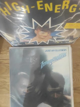 Maxi Single 4 x 24 euros