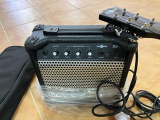 Guitarra Negra con Amplificador y Funda