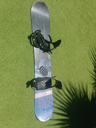 Tabla de Snowboard con Fijaciones