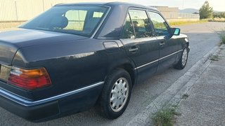 Mercedes-Benz 250D W124