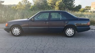 Mercedes-Benz 250D W124