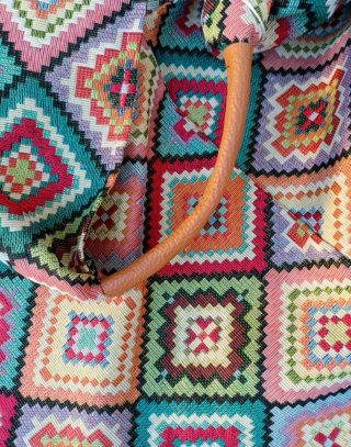 Bolso de tela brocada multicolor