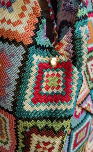 Bolso de tela brocada multicolor