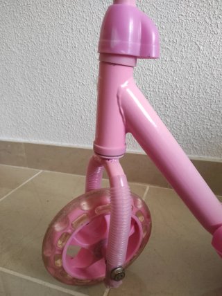 Patinete infantil Juguettos rosa