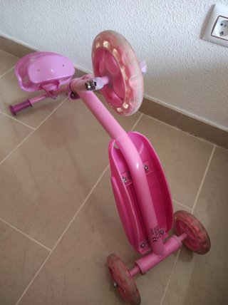 Patinete infantil Juguettos rosa
