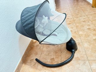 Mecedora eléctrica para bebés MoMi