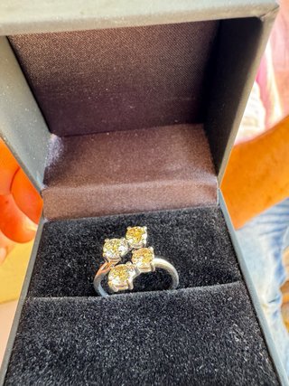 Anillo Oro Blanco 1.52 ct Diamantes Amarillos