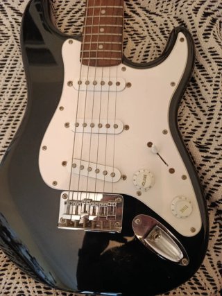 Guitarra Eléctrica Mini Squier Fender