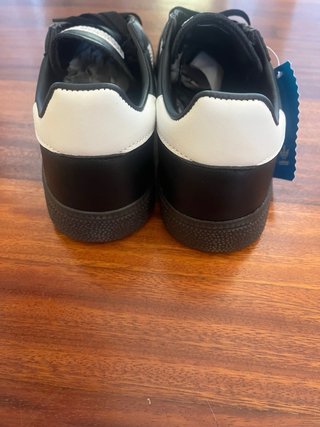 Adidas Spezial Negras y Blancas