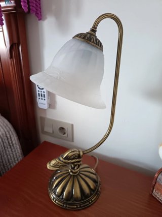 Lámpara de techo de bronce y tulipas de cristal bl