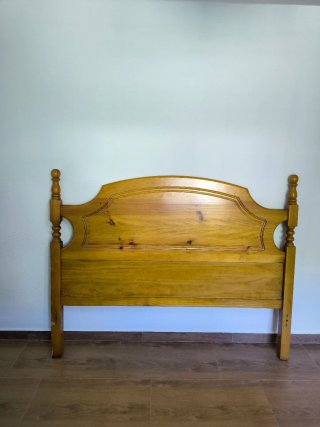 Cabezal de cama de madera