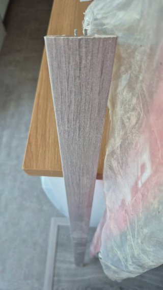 Tarima gris veteada
