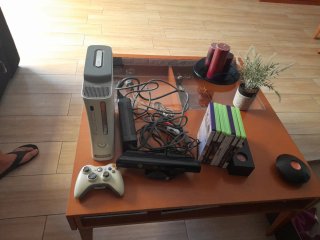 Xbox 360 con Kinect y 5 juegos