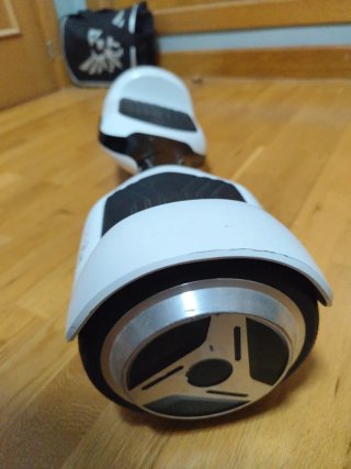 Hoverboard SK8 Go Plus Blanco y Negro