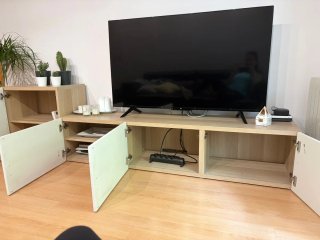 Mueble TV salón madera y blanco