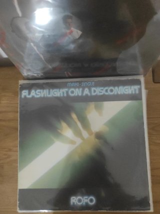 Maxi Single 4 x 24euros