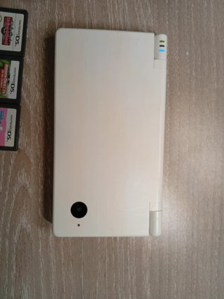Nintendo DSi con 6 giochi e caricabatterie