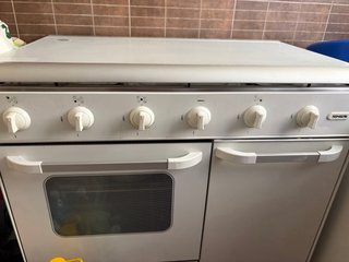 Cocina de gas 5 fuegos con horno (butano)