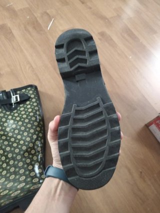 Botas de agua verdes con estampado floral