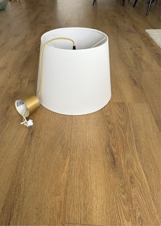 Lámpara Ikea.