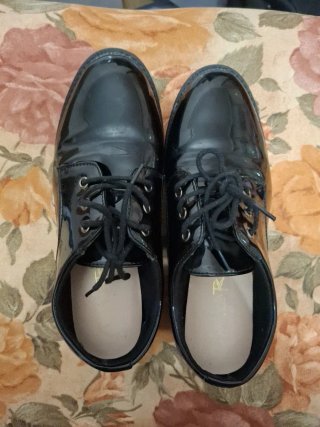 Zapatos negros charol cordones