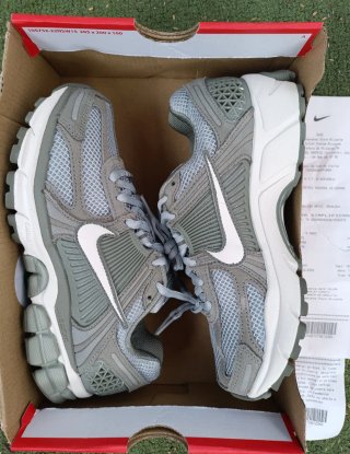 Nike Zoom Vomero 5