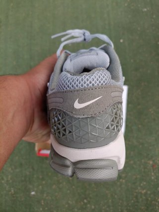 Nike Zoom Vomero 5
