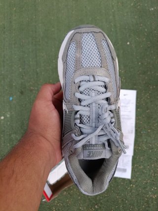 Nike Zoom Vomero 5