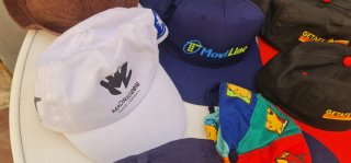 Lote de 11 gorras variadas