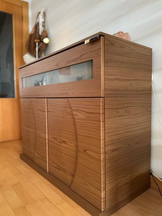 Mesa extensible y aparador nogal (regalo sillas)