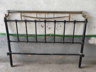 Cabecero antiguo forja y latón