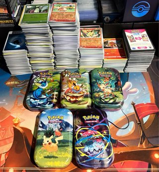 Lote 2.100 Cartas Pokémon con muchas especiales