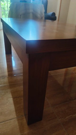 Mesa de centro de madera de nogal