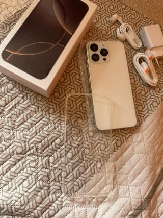 iPhone 15 Pro Max Blanco/Plateado replica