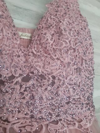 Vestido de fiesta rosa corto